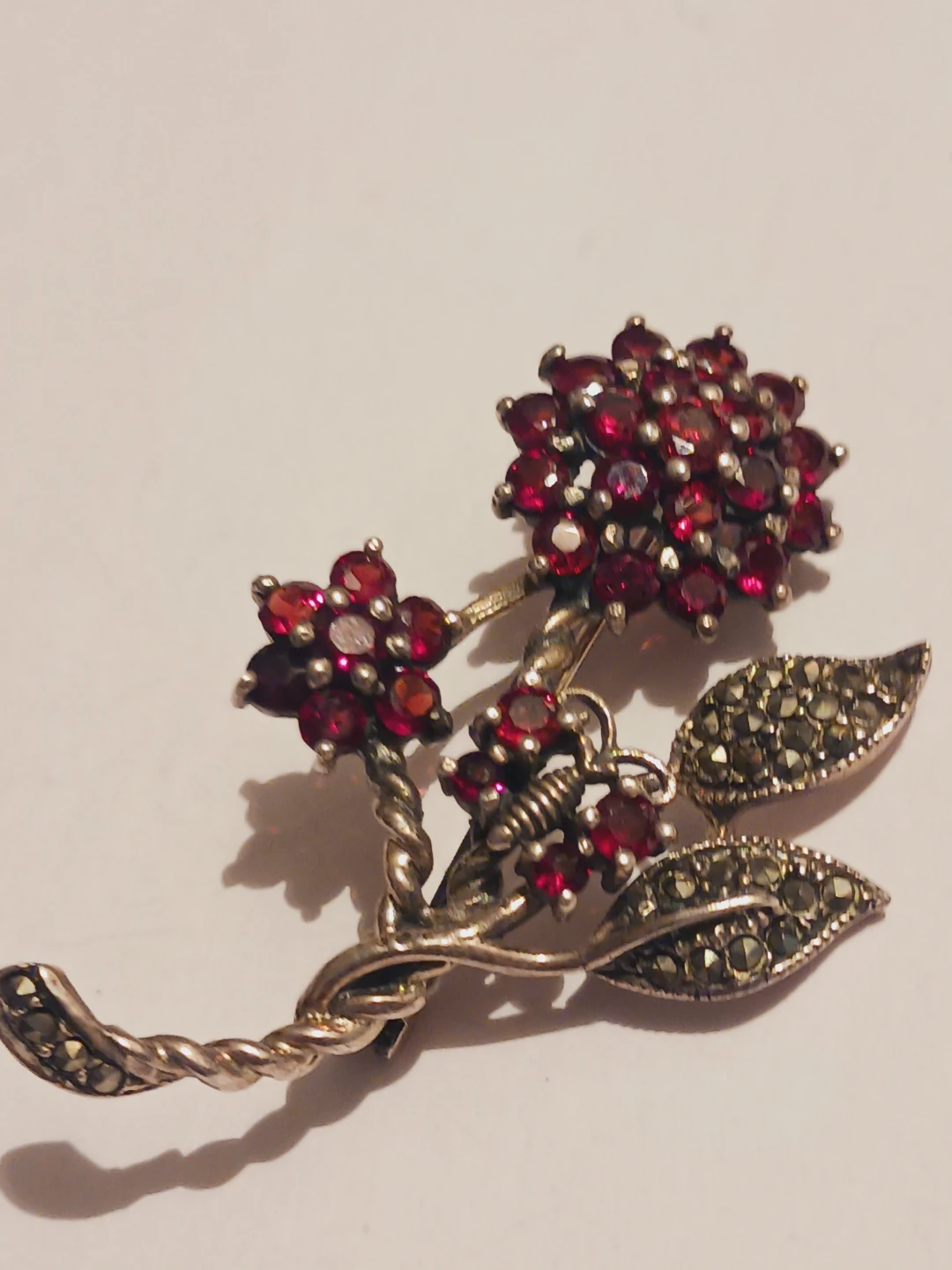 Sterling Silver Marcasite & Genuine Garnets Bouquet 💐  🦋 Brooch