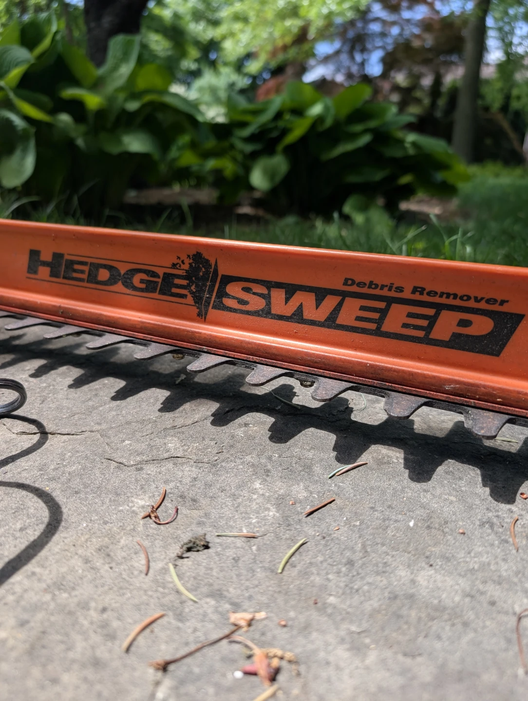 Ryobi 40V Hedge Trimmer with 4Ah Battery and Charger - photo 4