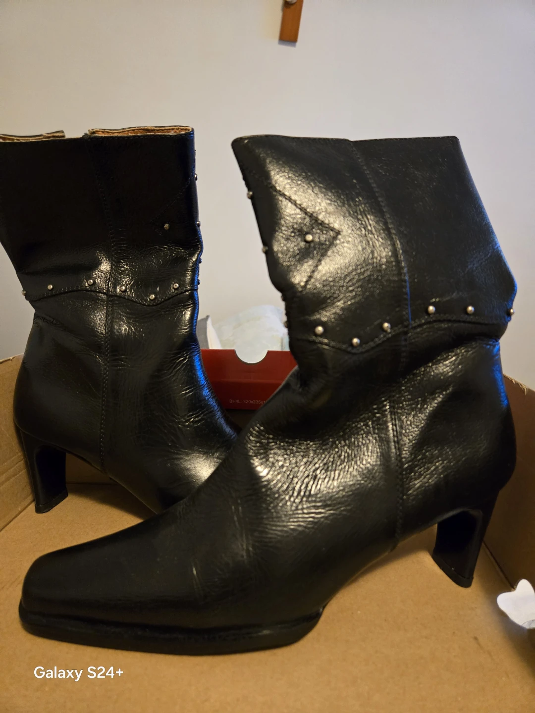 Black Leather Heeled Boots - photo 3