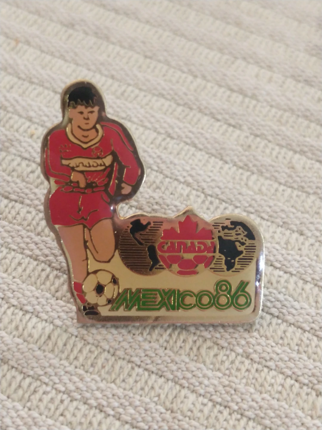 Mexico 86 Canada Soccer Pin