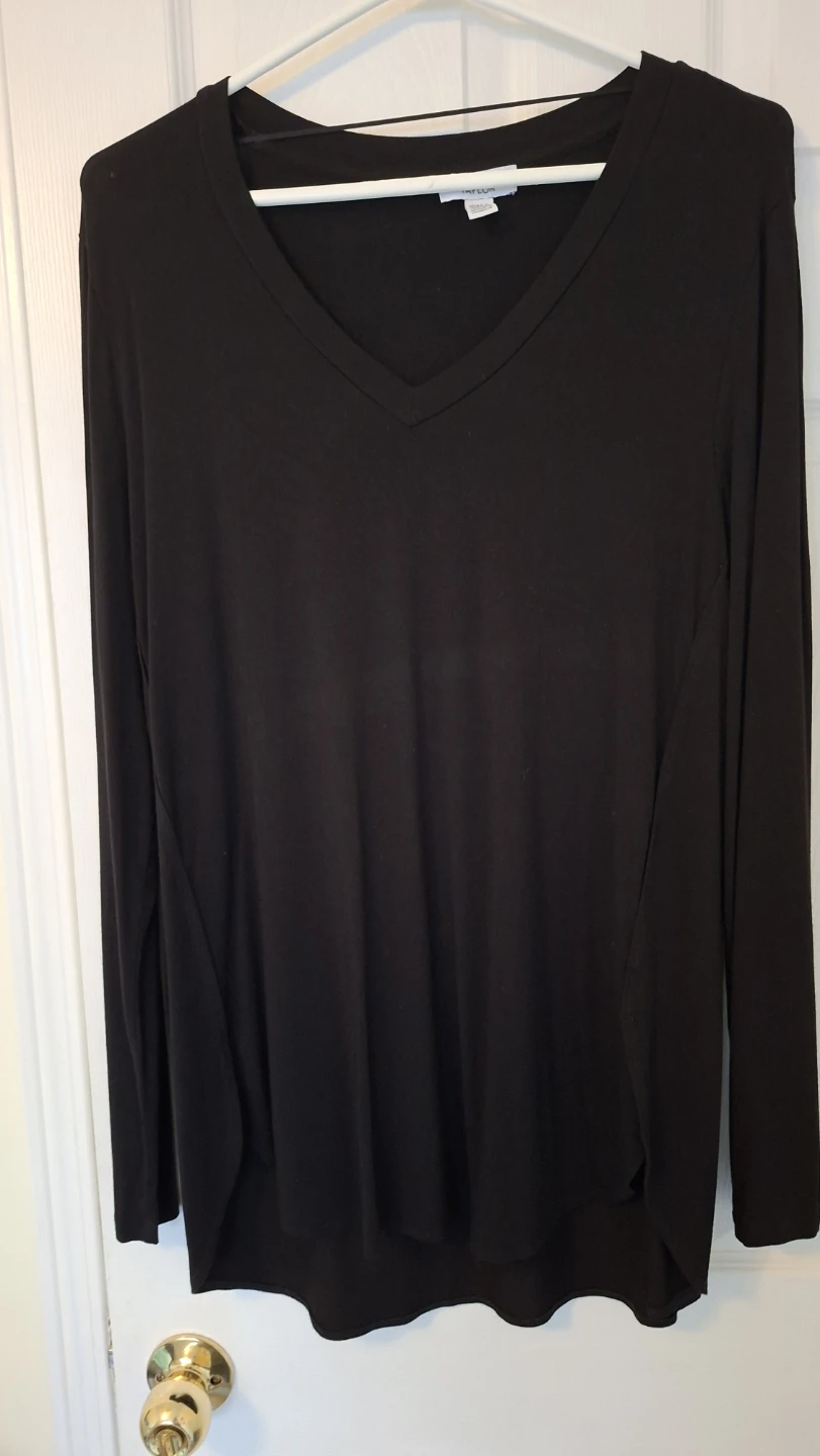 Lord & Taylor Black Long Sleeve V-Neck Top - XL