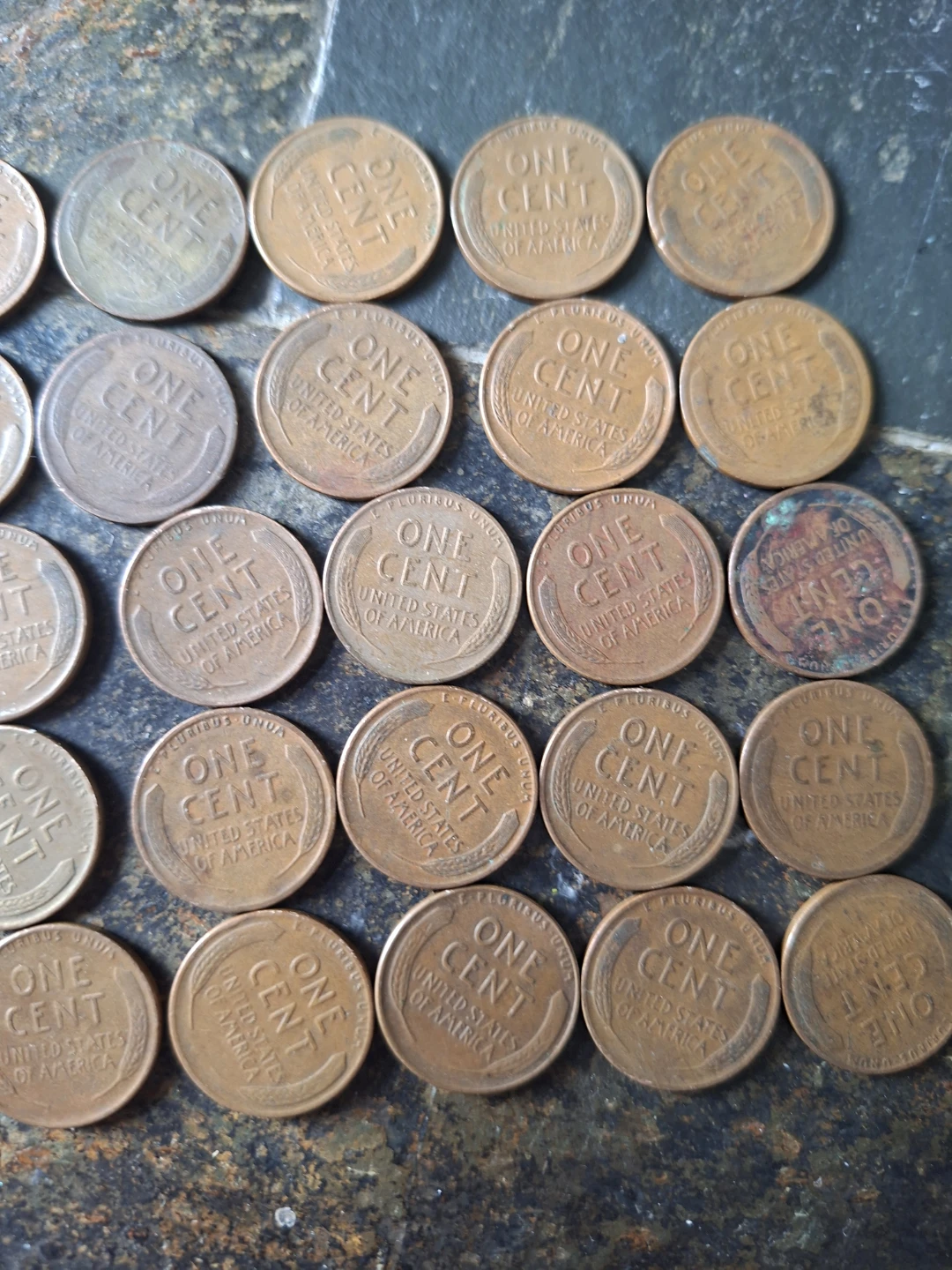 Collection of all 1920s and 1930s Lincoln Wheat Pennies x42 - photo 3