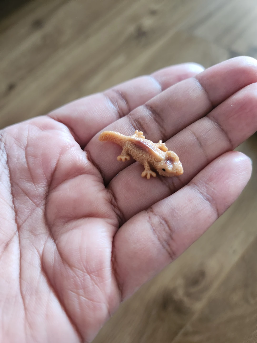 Miniature Lizard Figurine ⚽