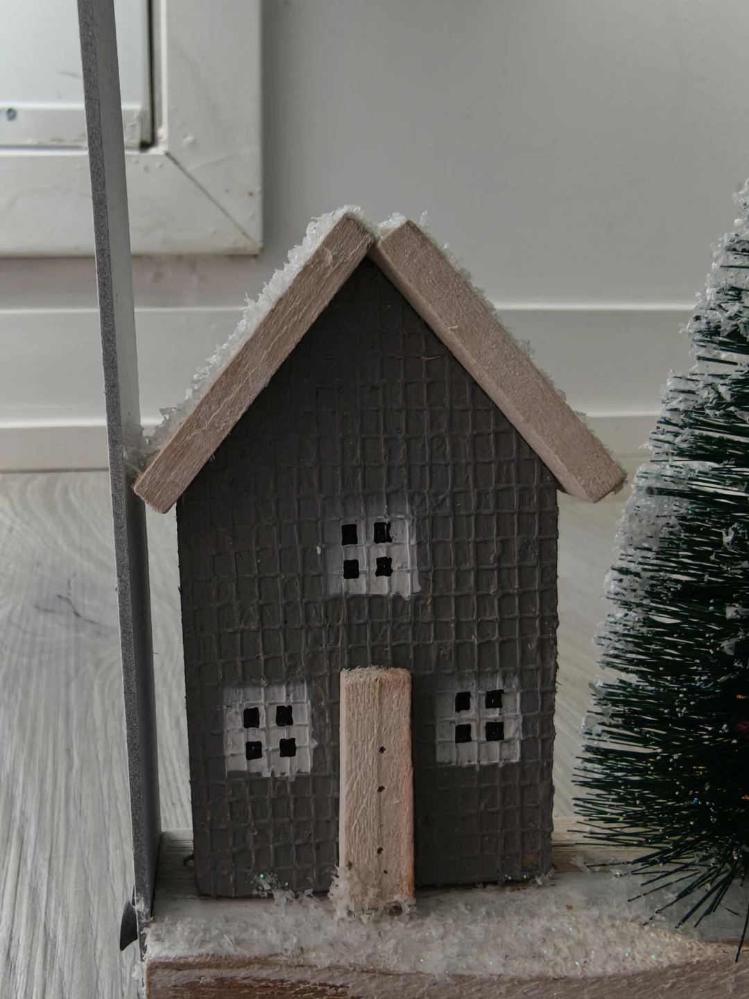 Wooden Christmas Village Houses with Tree Decoration - photo 3