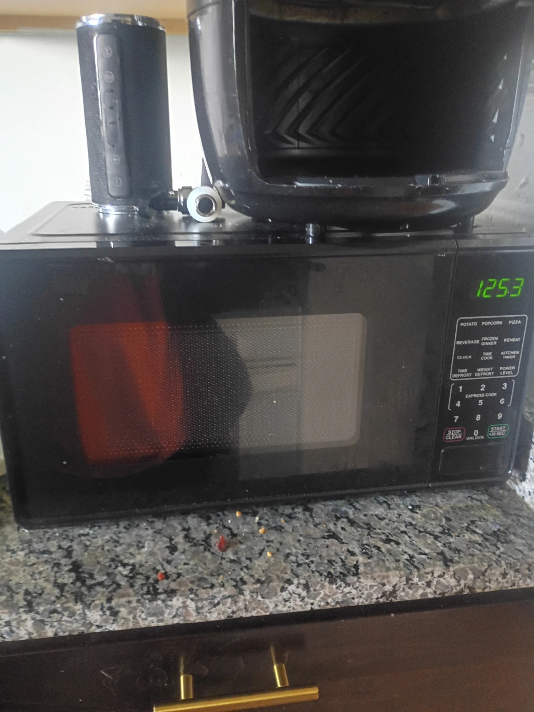 ⚽Black Microwave Oven with Digital Display