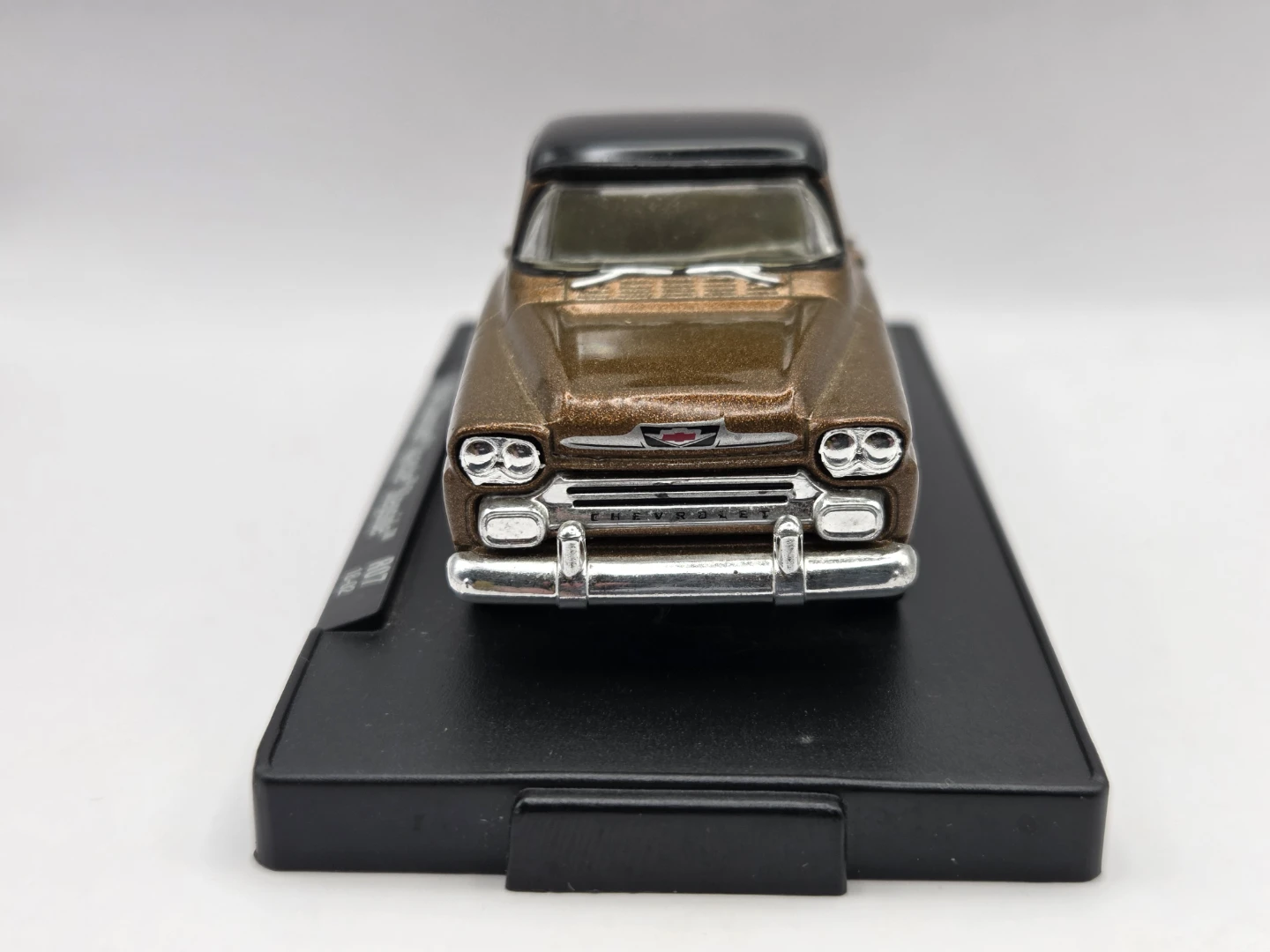 M2 Machines 1:64 1958 Chevrolet Apache Stepside Truck (R07) - photo 2