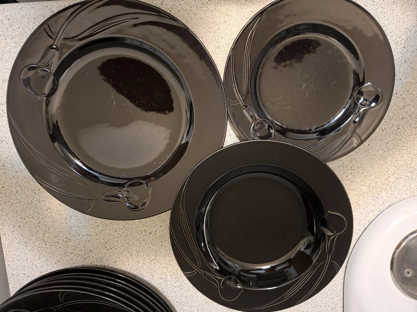 Black Art Nouveau Style Charger Plates (Set of 24) - photo 2