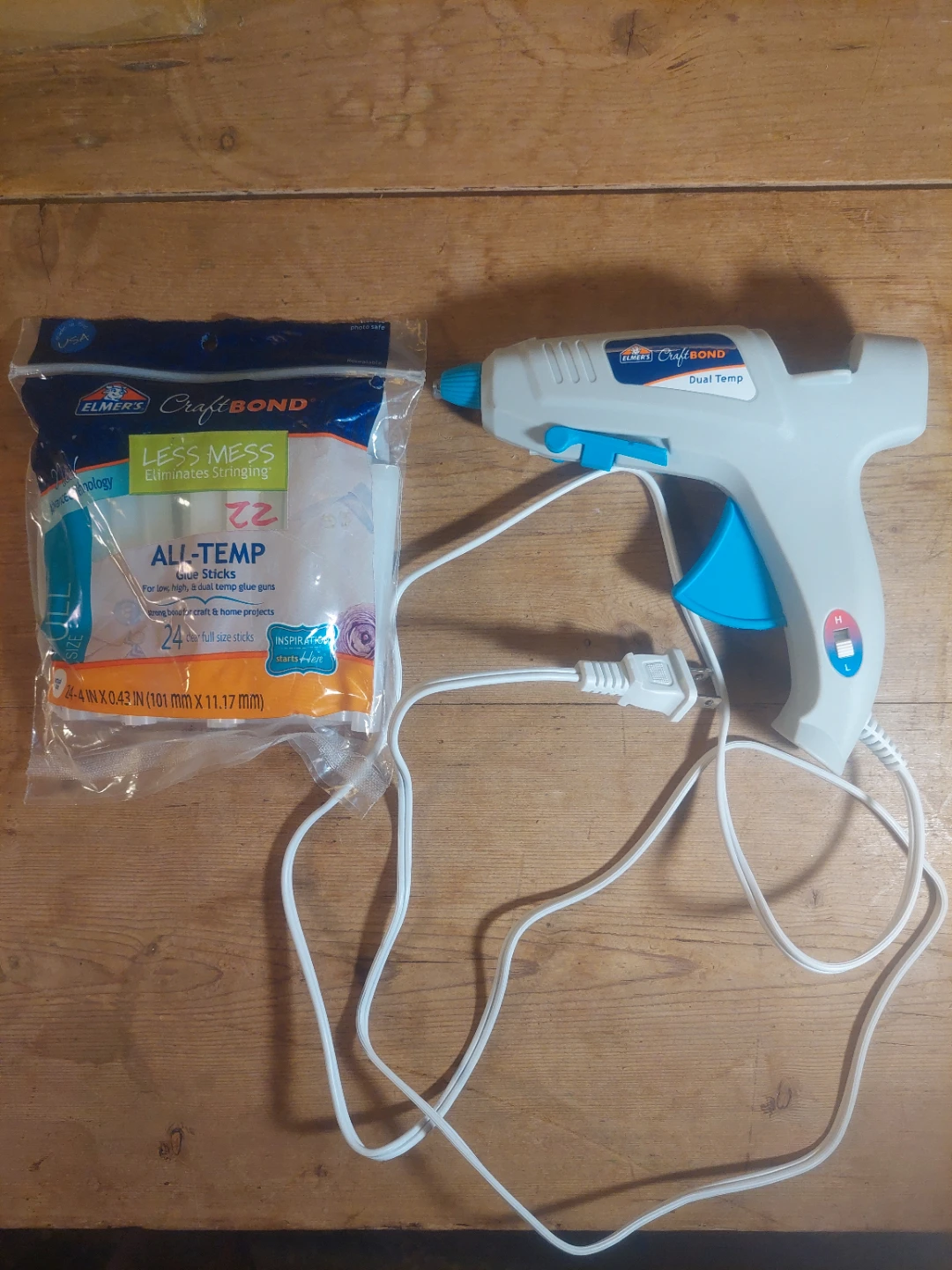Elmer's CraftBond Dual Temp Glue Gun plus 22 glue sticks - photo 3