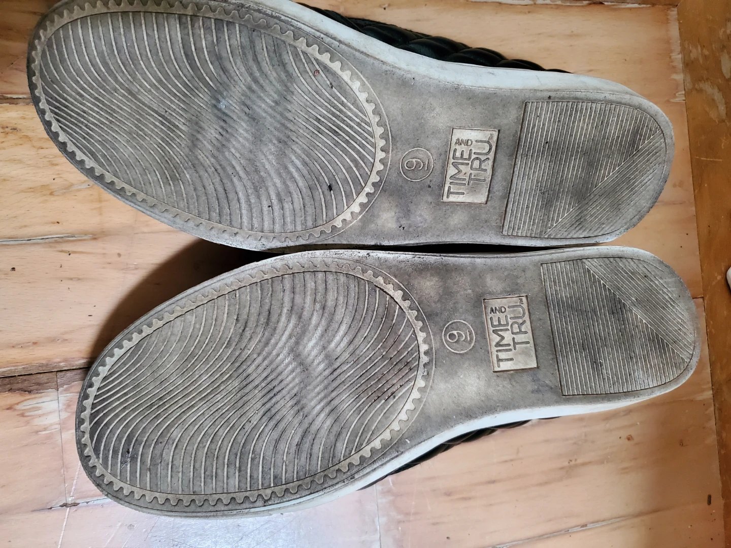 Time and Tru Black Quilted Memory Foam Slip-On Shoes - photo 3