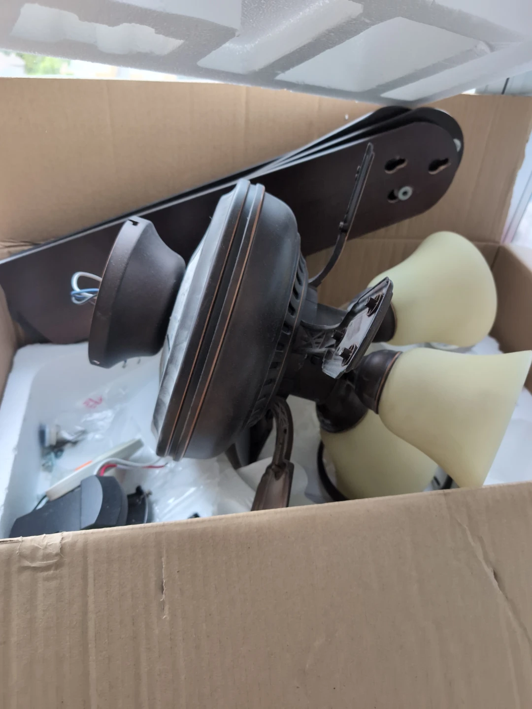 Hampton Bay Ceiling Fan with 3 Lights