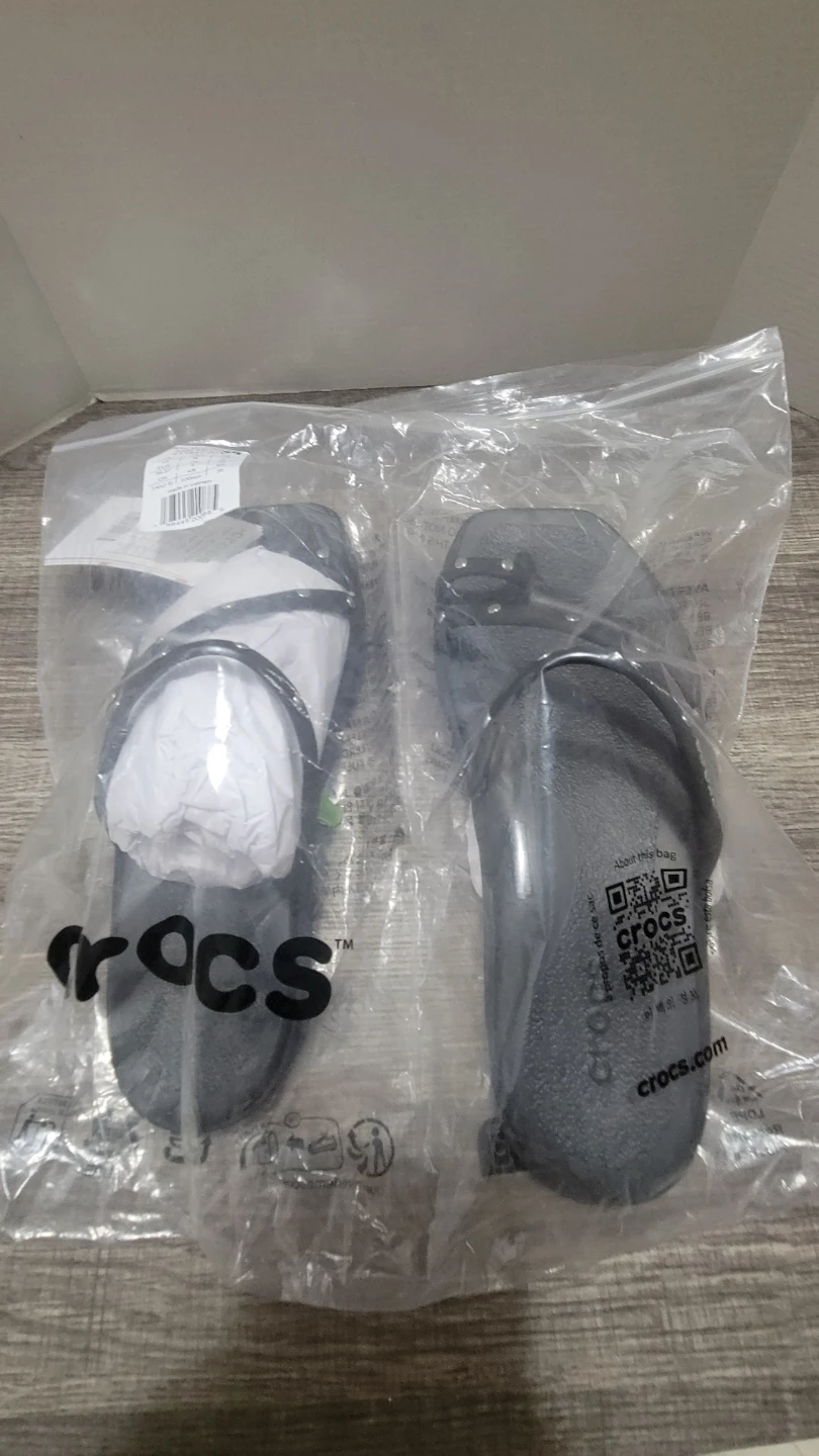 Crocs Miami Studded Toe Loop Sandals - Black - Women's Size 6 - photo 5