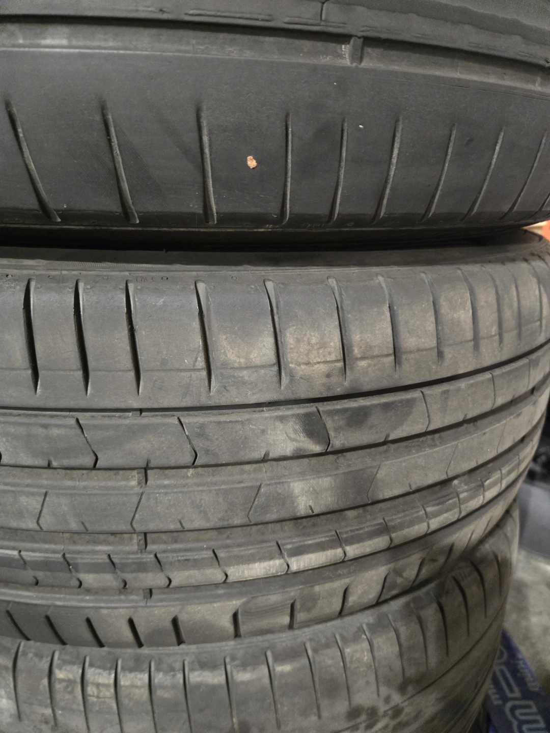 New Pirelli 275/35 ZR 21 inch summer performance - photo 2