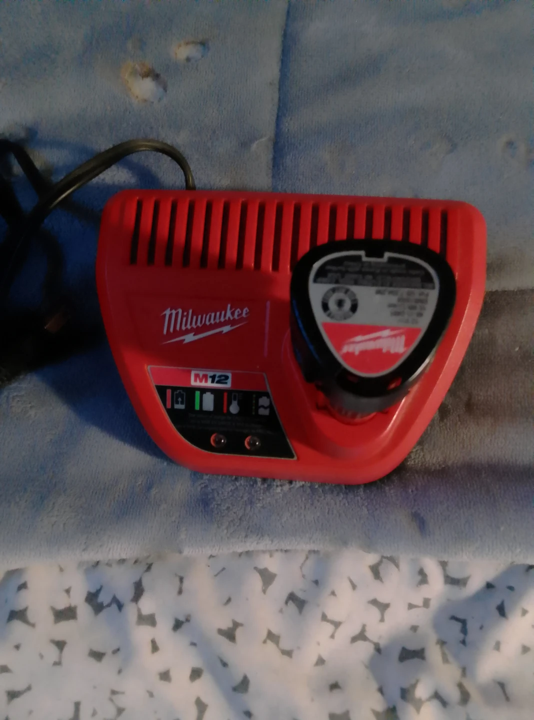 Milwaukee M12 12V Battery Charger