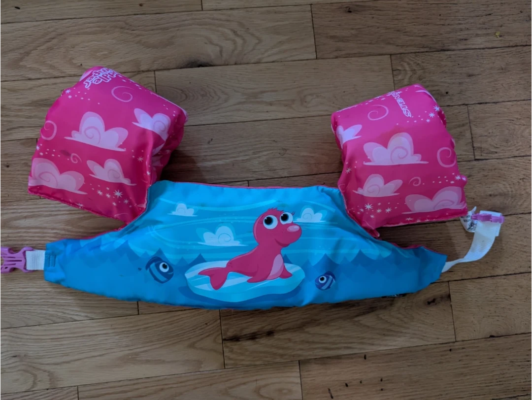 Stearns Puddle Jumper with Seal Design