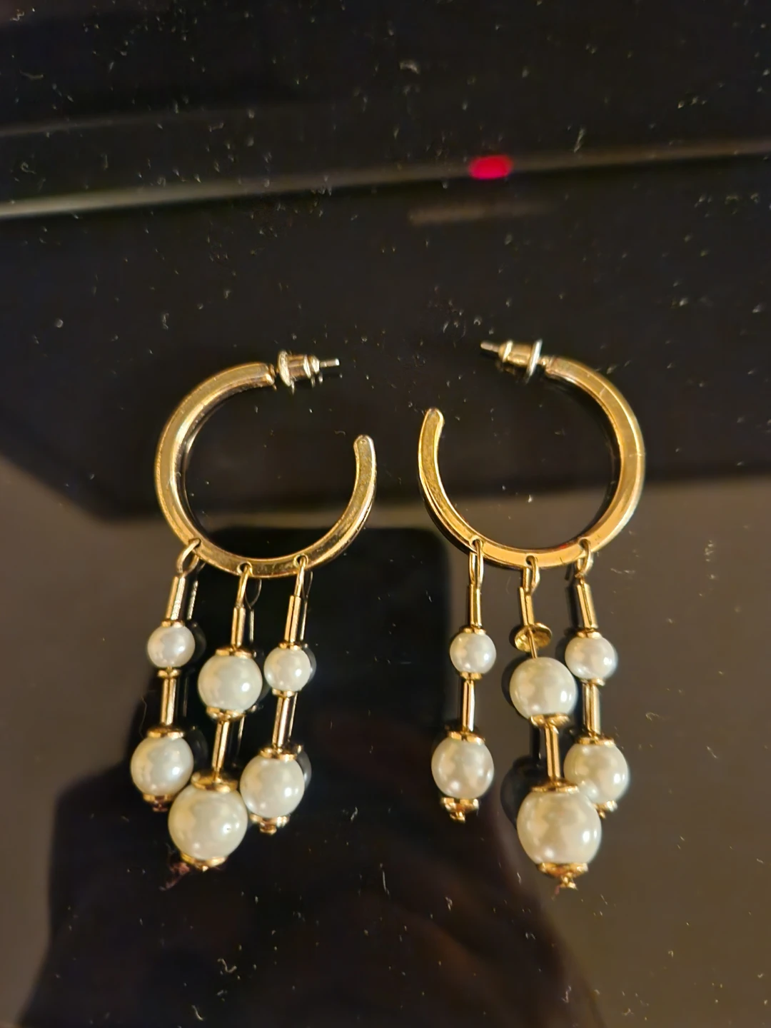 Gold Tone Hoop Earrings with Faux Pearls ⚽