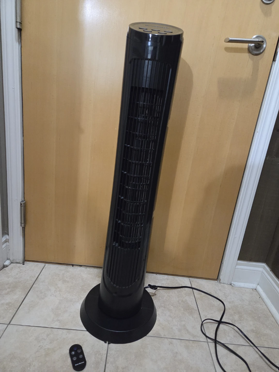 OmniBreeze Tower Fan with Remote - photo 2