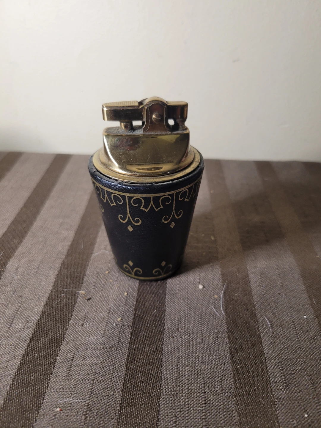 2 Vintage petrol table Lighters Leather case Japan - photo 4