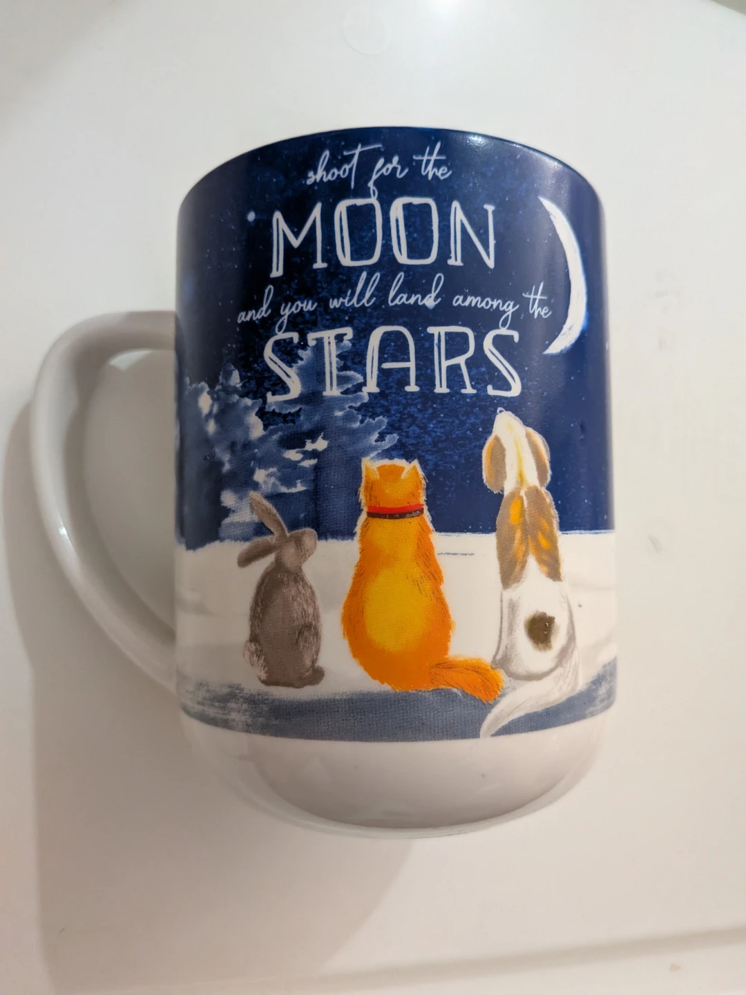 Mug with 'Shoot for the Moon' ⚽