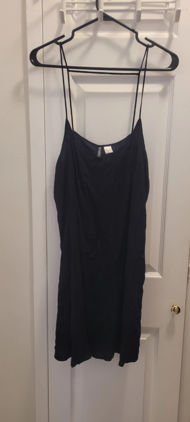 10 Black Sheer Lace and Pleated Mini Dress - photo 5