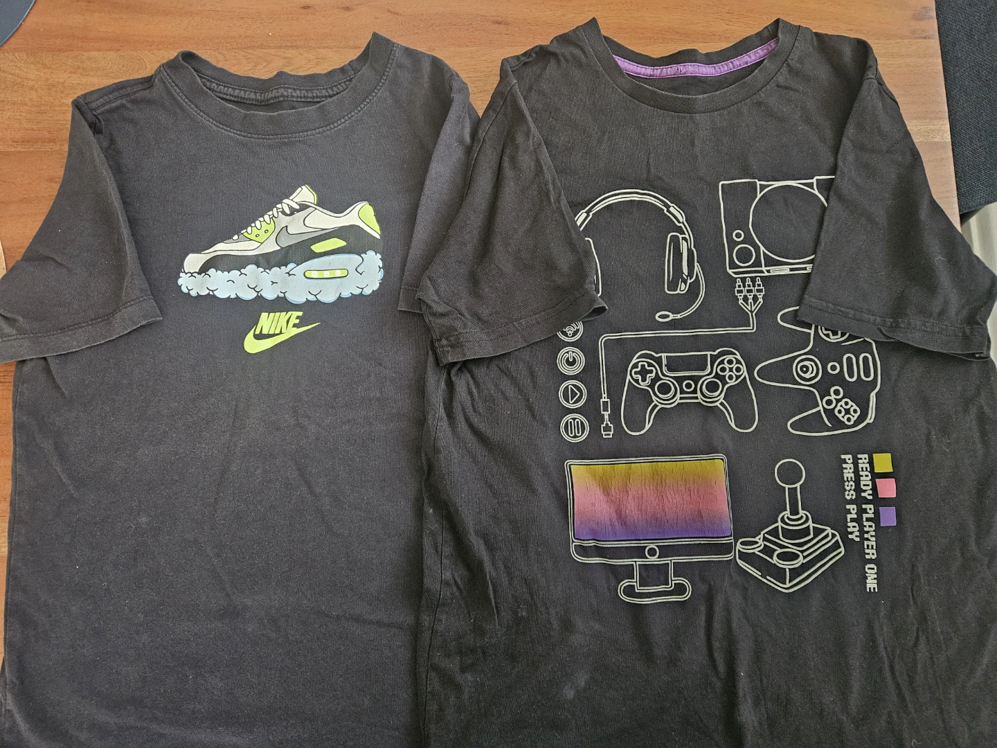 Boys' Swim Trunks (Gap size 10-11Y) + New Bag & T Shirts - photo 3