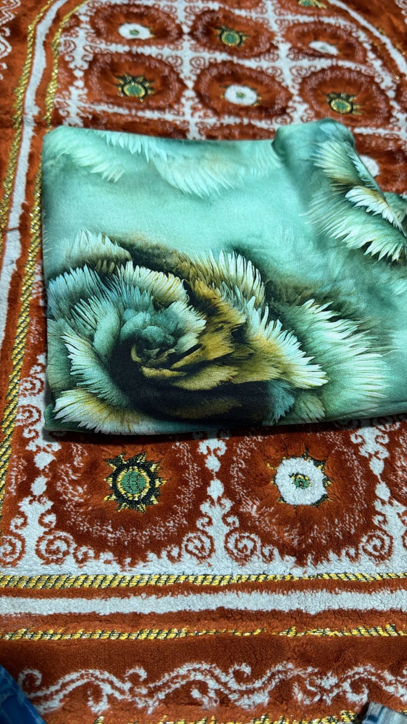 Fabric bundle with floral and abstract prints - photo 2