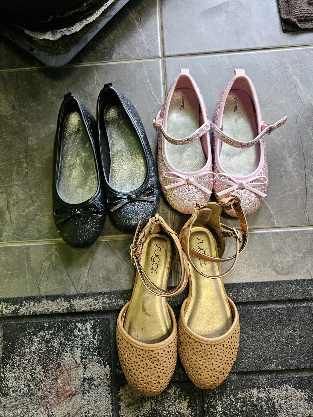Girls shoes