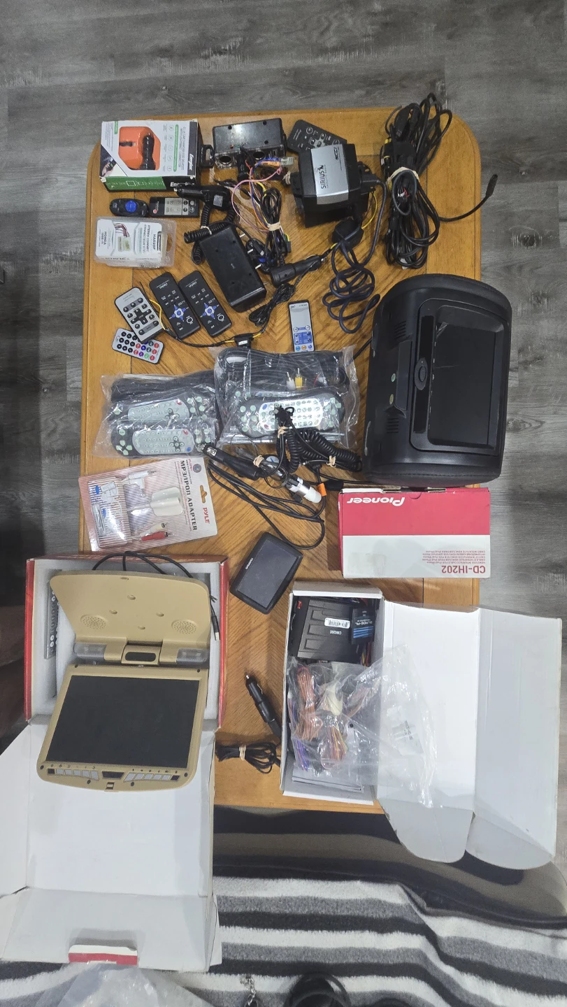 FREE - Car Audio and Video Accessories Lot - photo 2