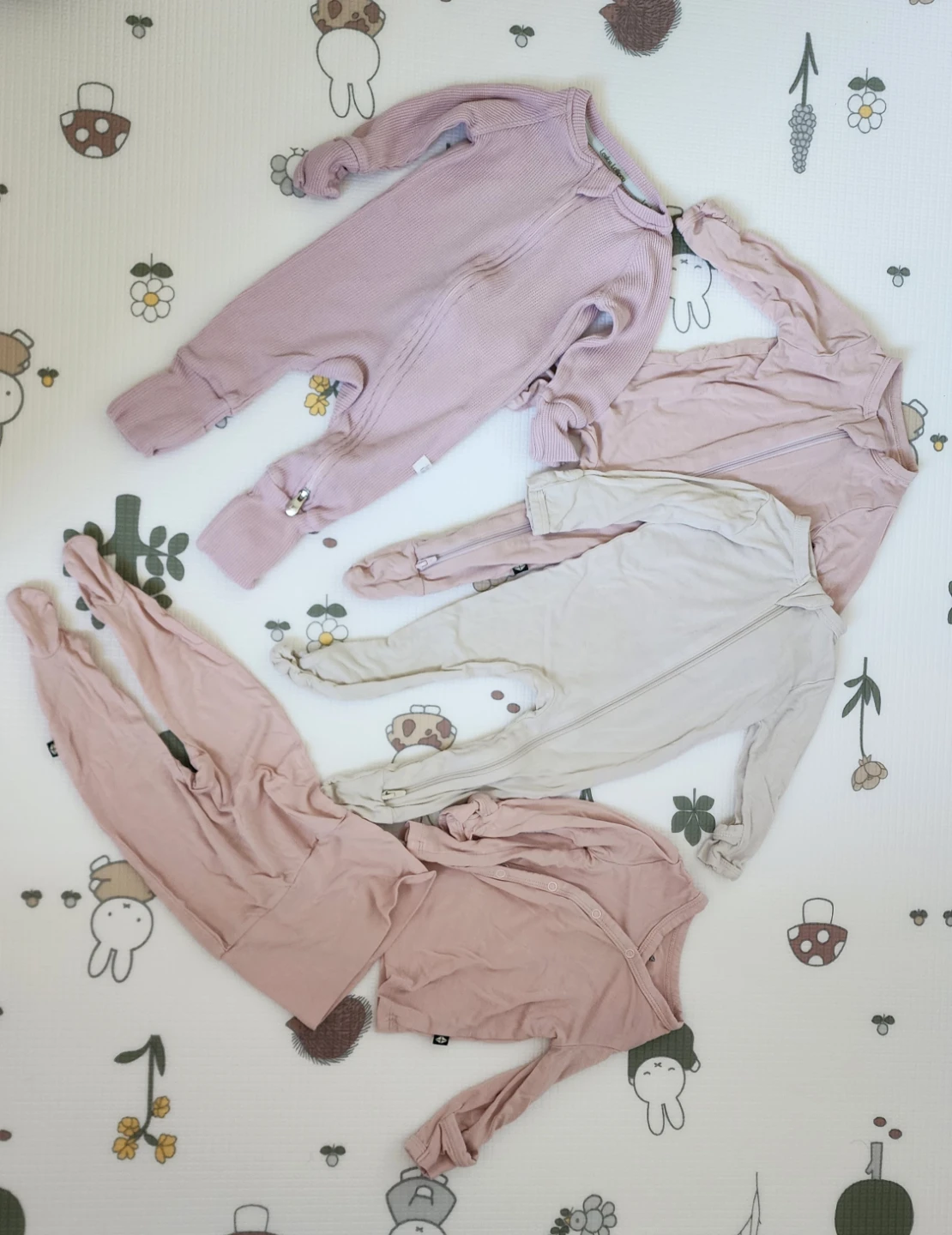 Kyte Baby & Loulou Lollipop baby sleepers bundle - 0-3 months