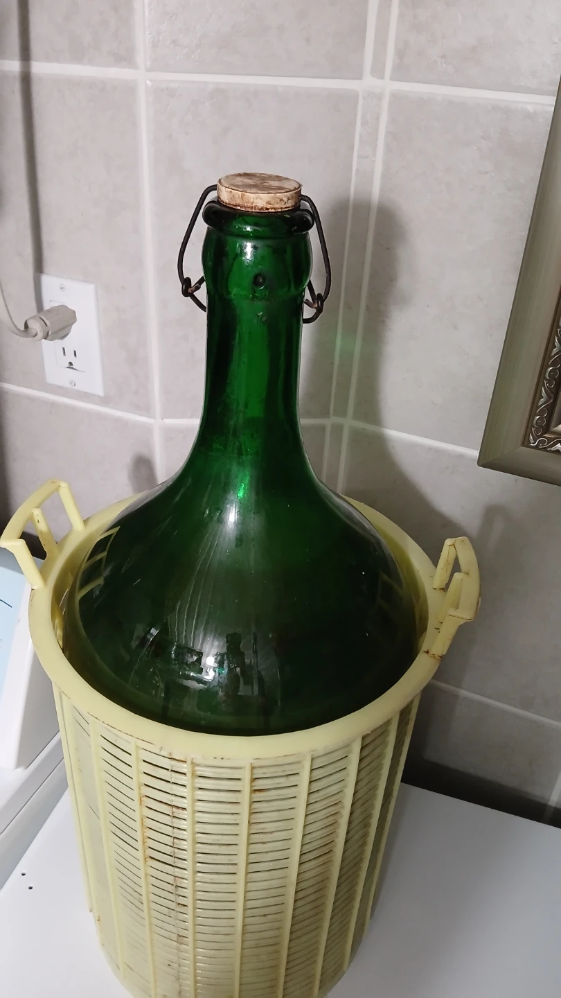 Glass wine holder for $10.00 - photo 2