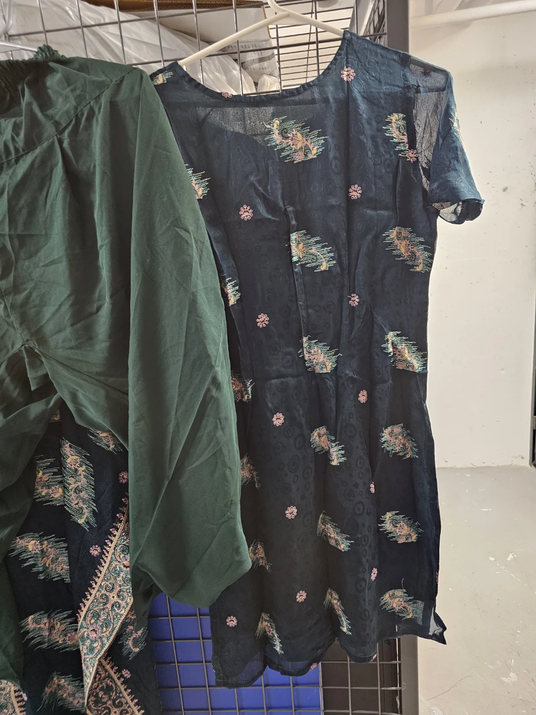 Dark Green Embroidered Kurti with Pants and Scarf - photo 3