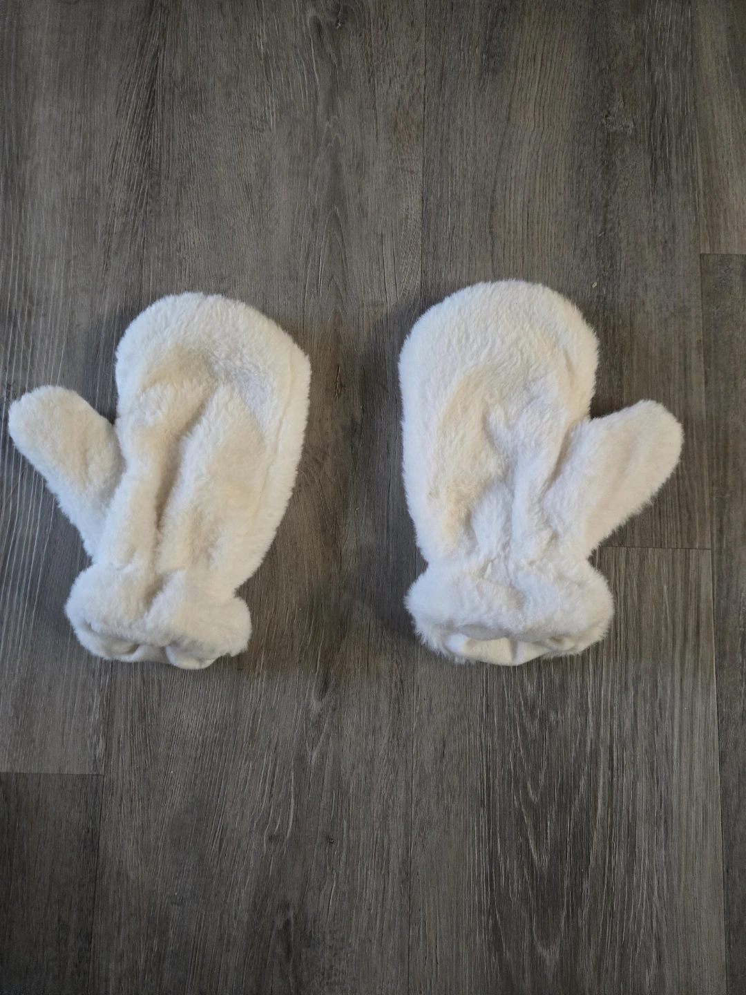 White Fuzzy Mittens - photo 2