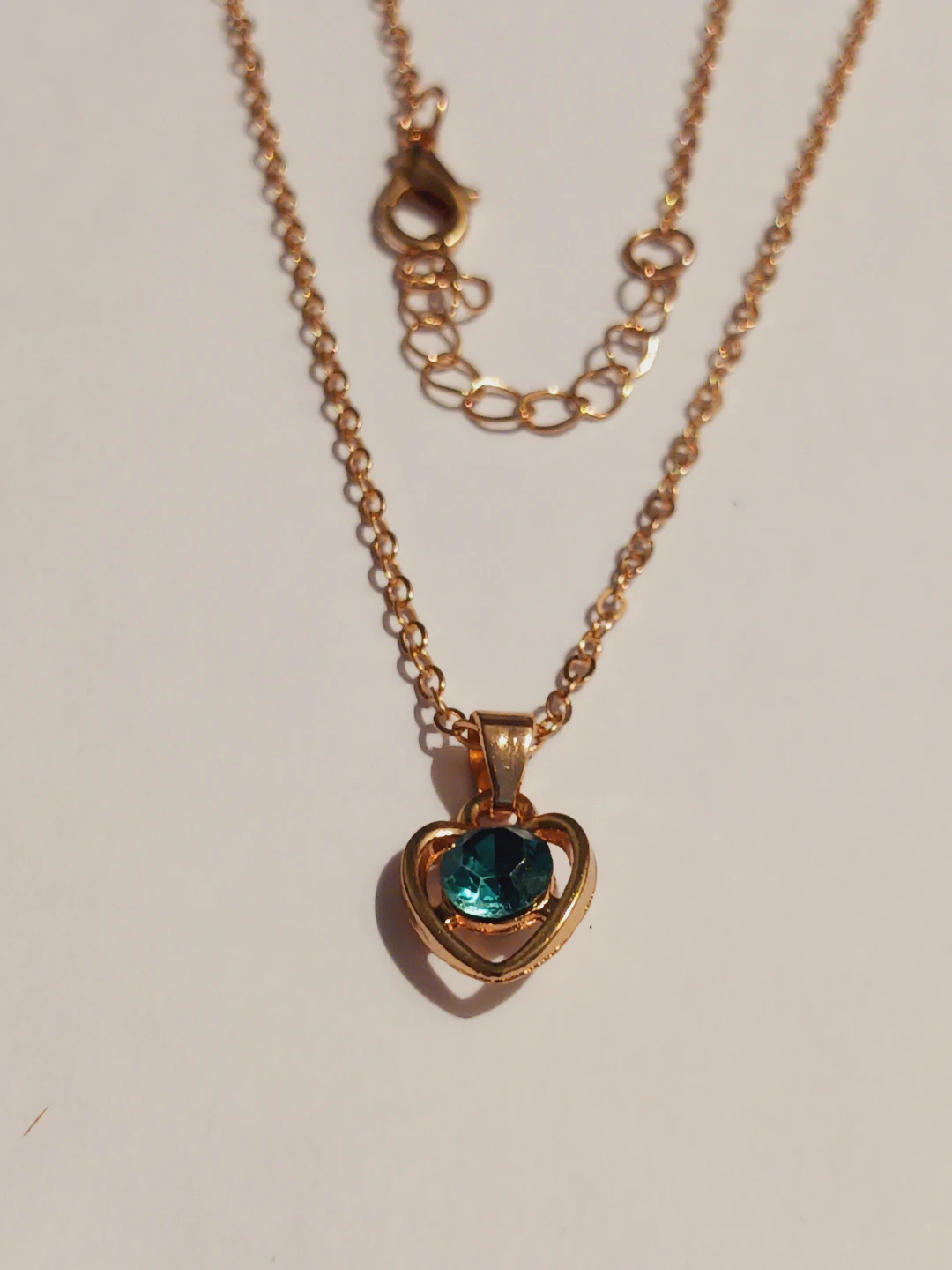 New !! Gold Tone Heart Necklace with Blue Stone - photo 3
