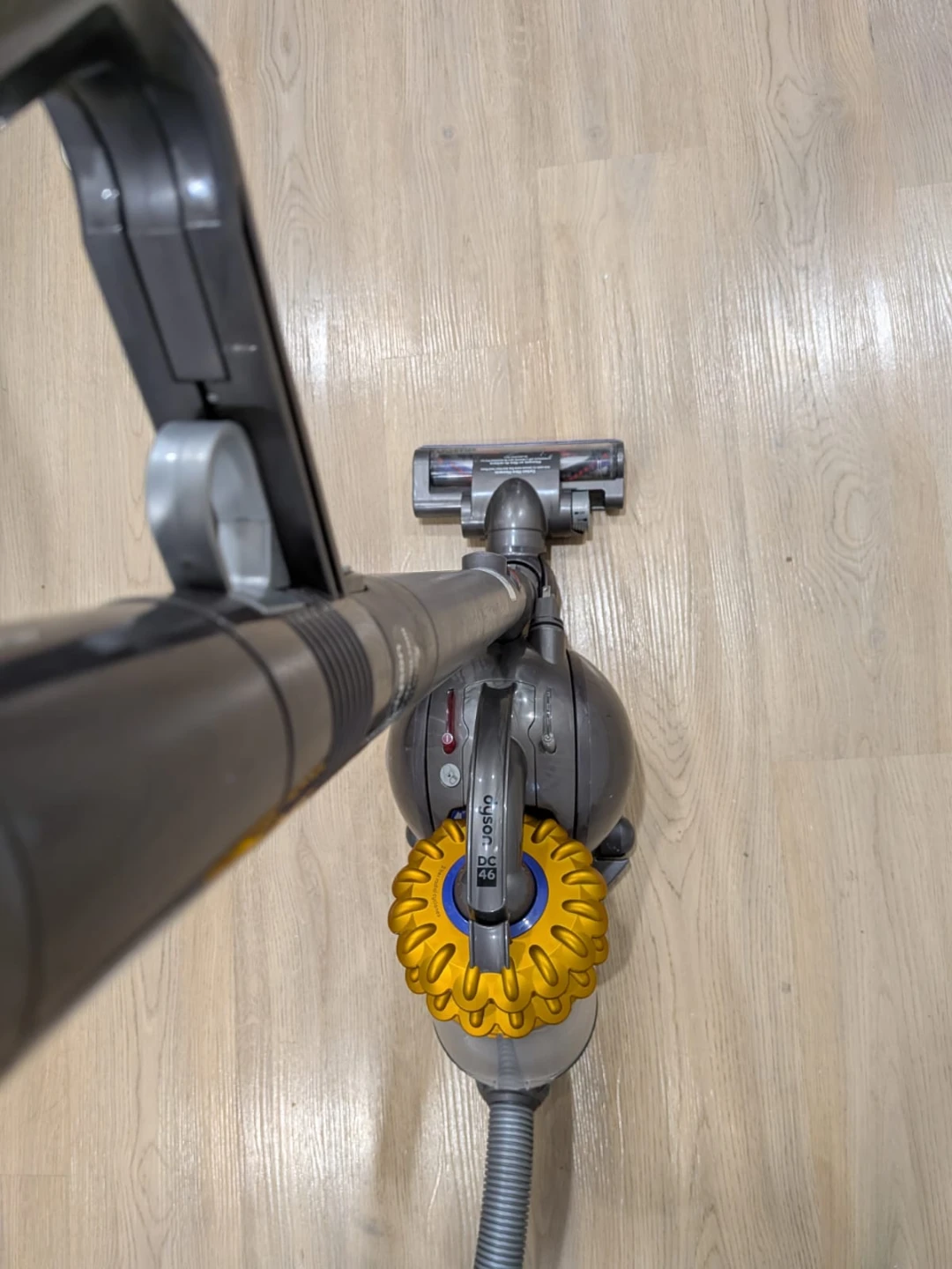 Dyson DC 46 vaccum cleaner - photo 2