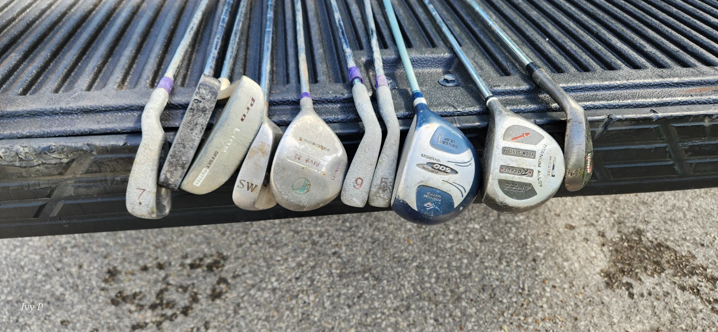 Golf Bag with a mix of Adult and Junior Golf clubs - photo 4