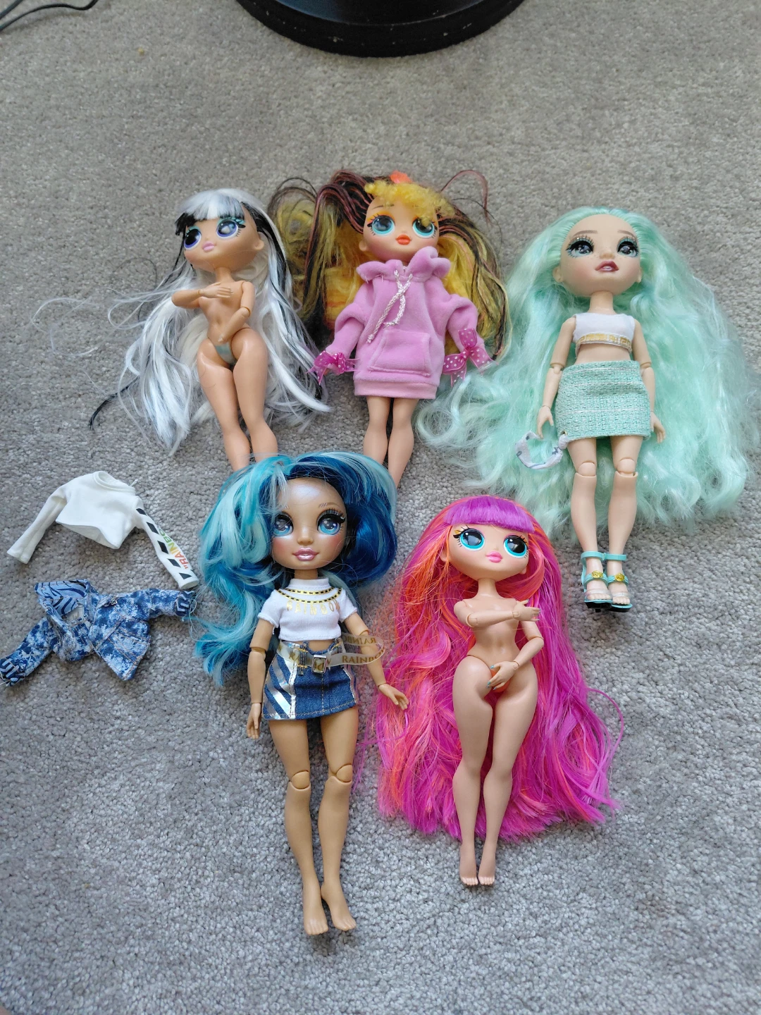 Lot of 5 dolls