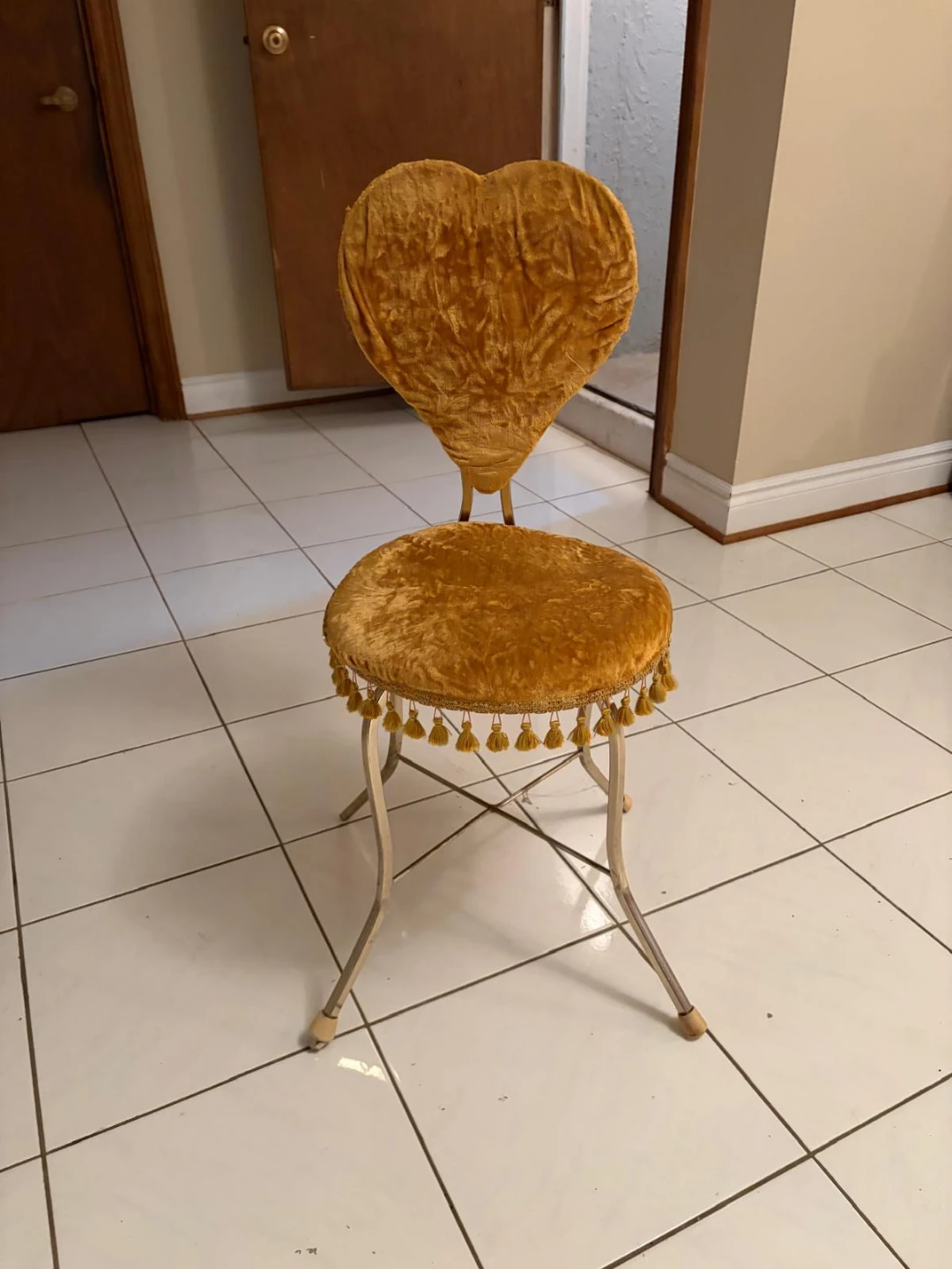 Heart Shaped Velvet Vanity Chair