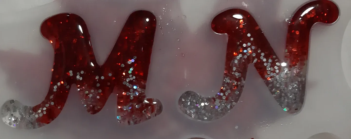 Red Glitter Letter R Keychain - photo 2