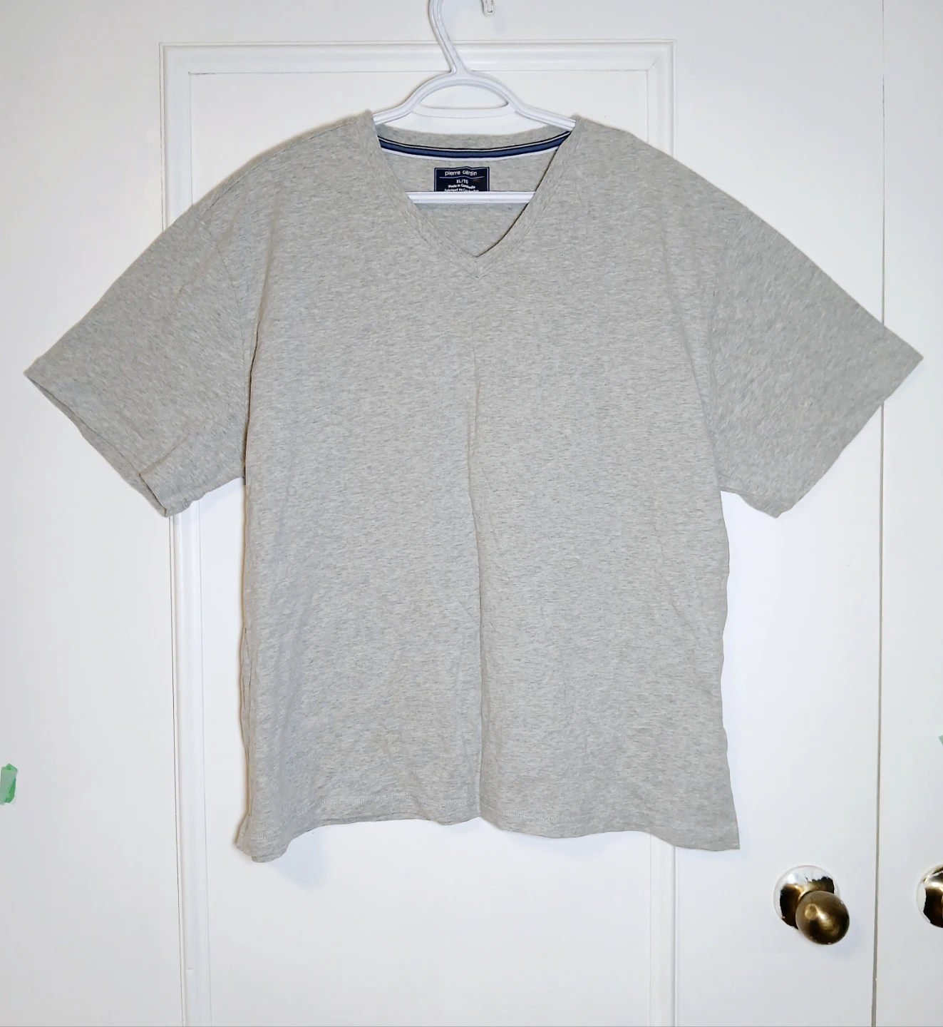 Men XL Pierre Cardin V-Neck T-Shirt