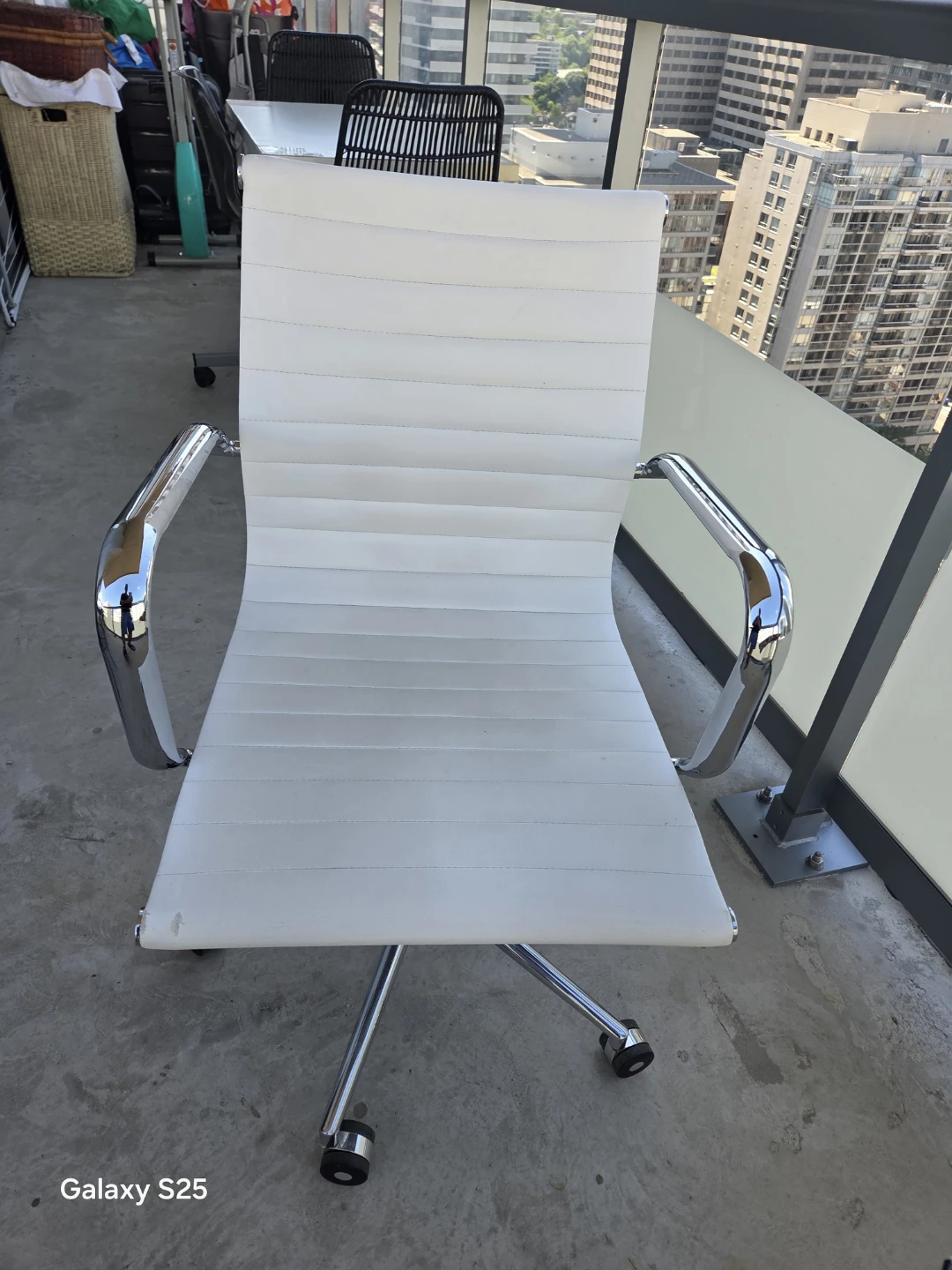 White Office Chair offer you - photo 3