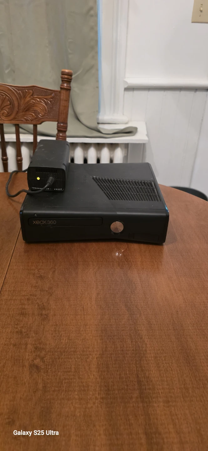 Xbox 360 Console with Controller and Power Brick - photo 3
