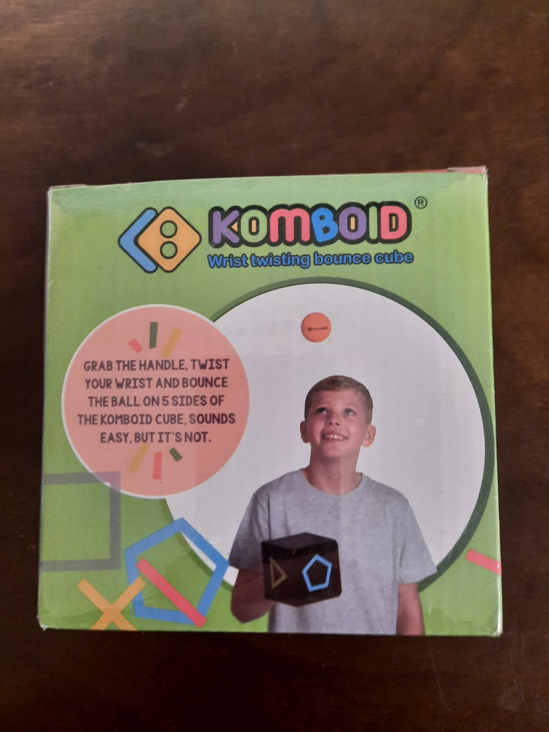 Komboid Wrist Twisting Bounce Cube Toy