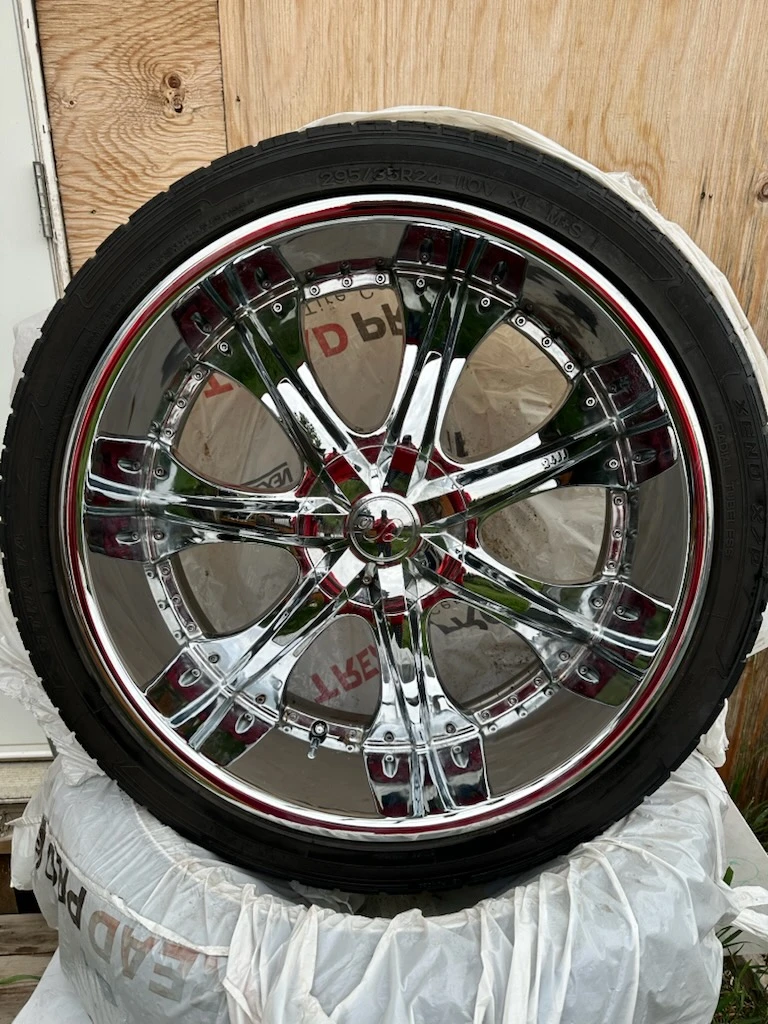 5 bolt universe Alluminum Rims with Tires 295/35R24