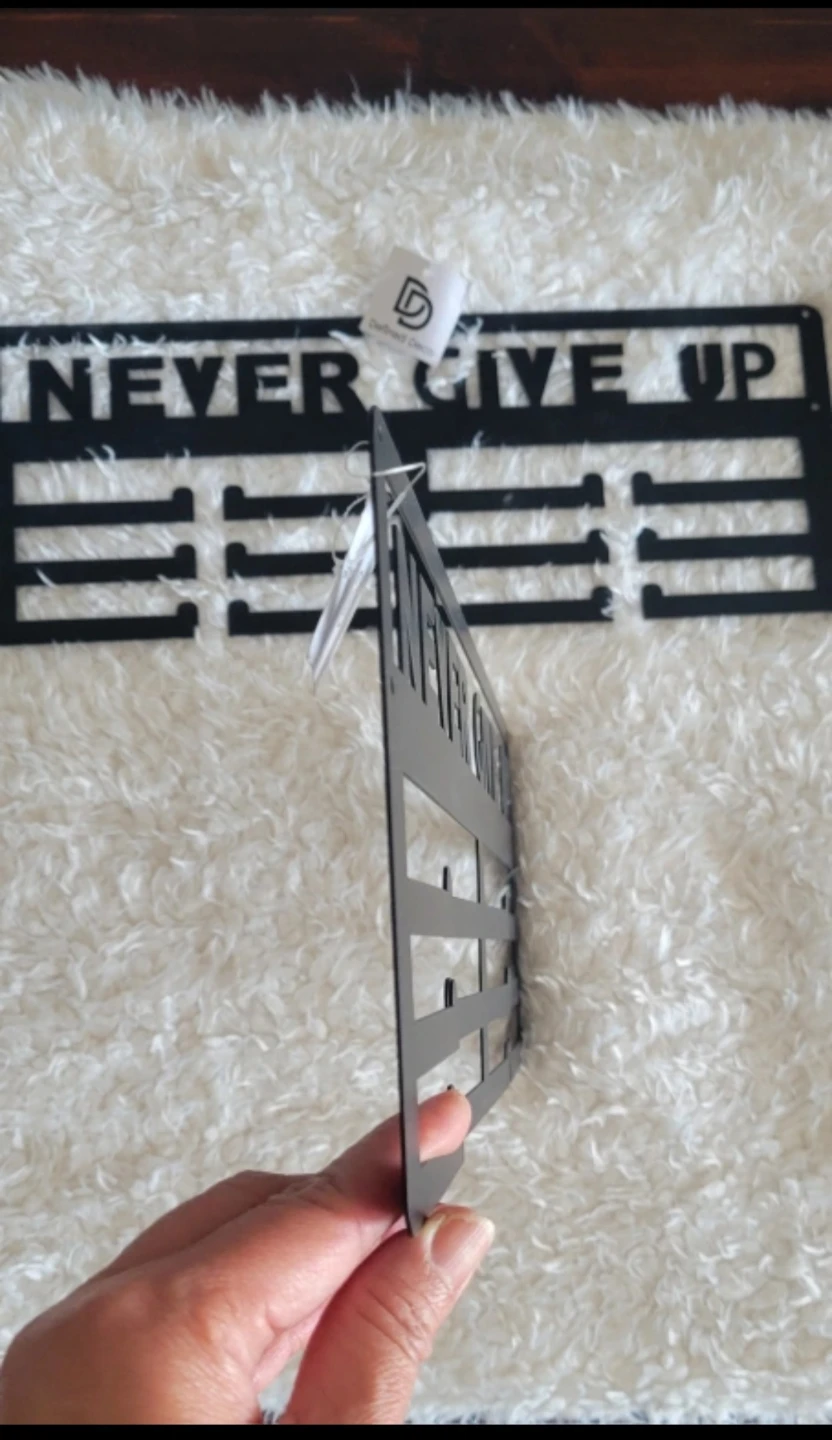 2pcs Never Give Up Metal Wall Art / Medal Hanger - photo 2