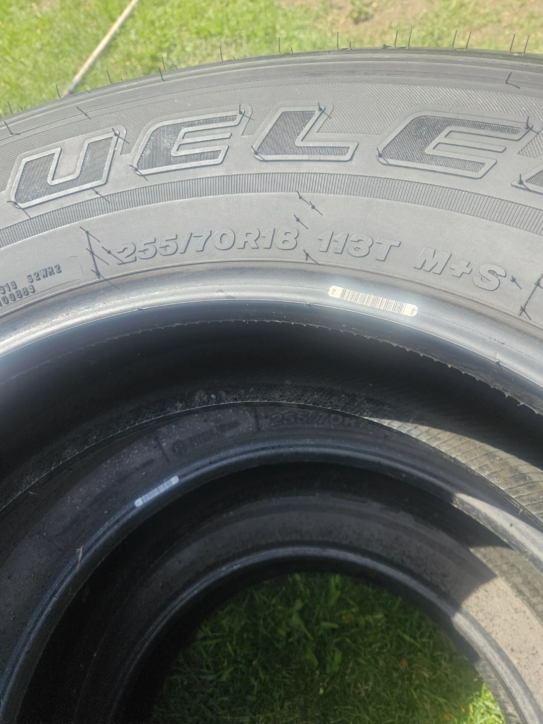 Bridgestone Dueler Tires (4) 255/70R18 - photo 2