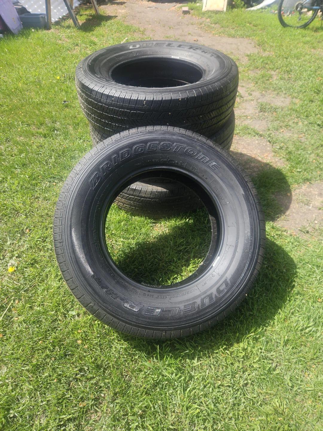 Bridgestone Dueler Tires (4) 255/70R18 - photo 4