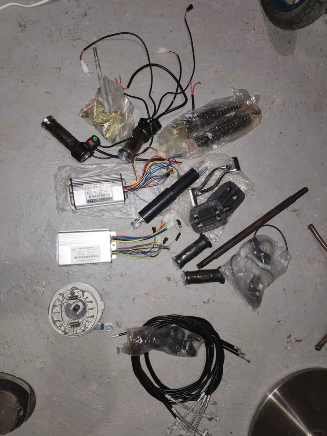 Electric Scooter Parts Lot - photo 3