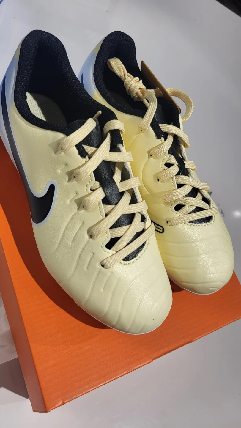 Nike Jr Legend 10 Club FG/MG Soccer Cleats