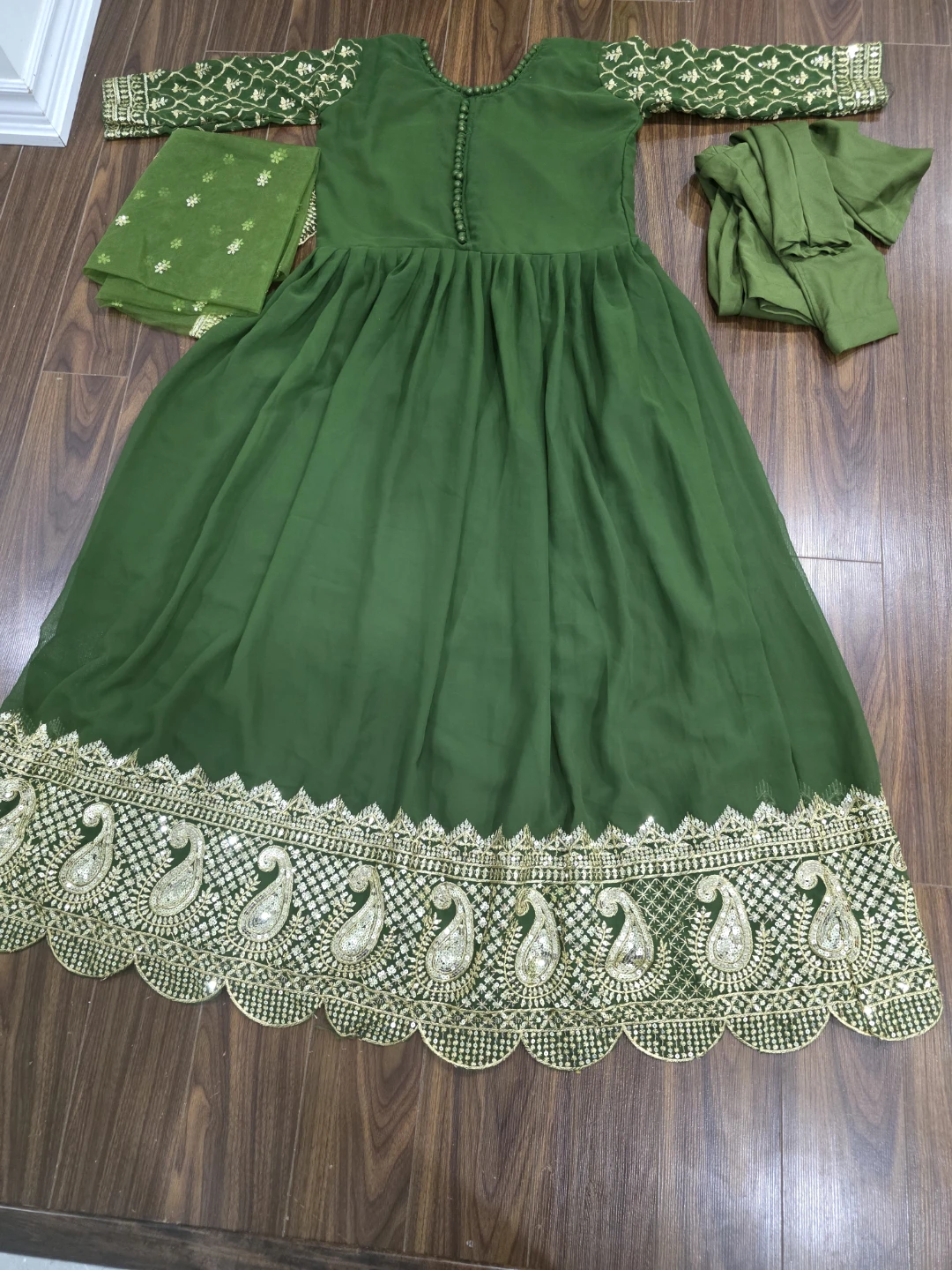 Women's Green Embroidered Anarkali Suit Set