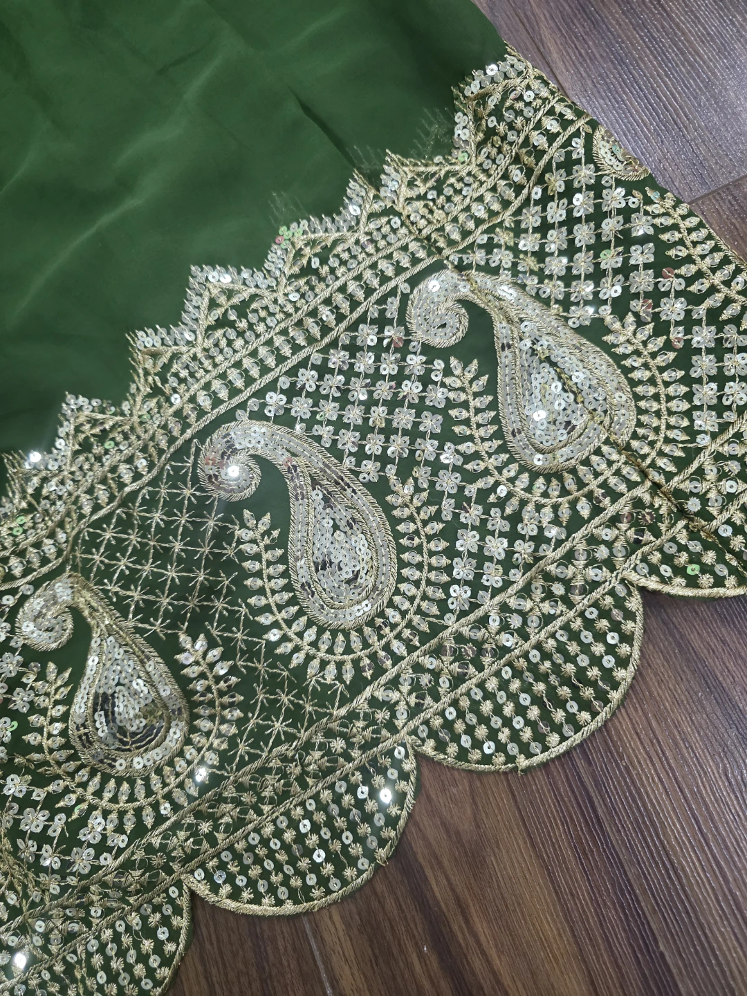 Women's Green Embroidered Anarkali Suit Set - photo 2