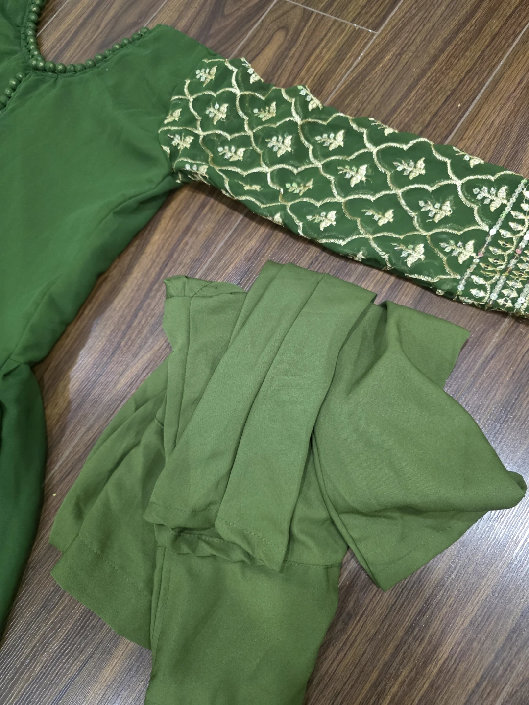 Women's Green Embroidered Anarkali Suit Set - photo 4